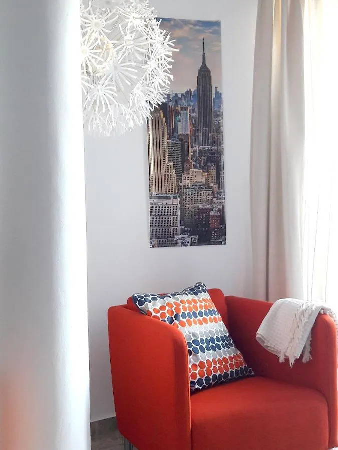 Cozy Apartment With Sea View - Malaga - 40 Sqm