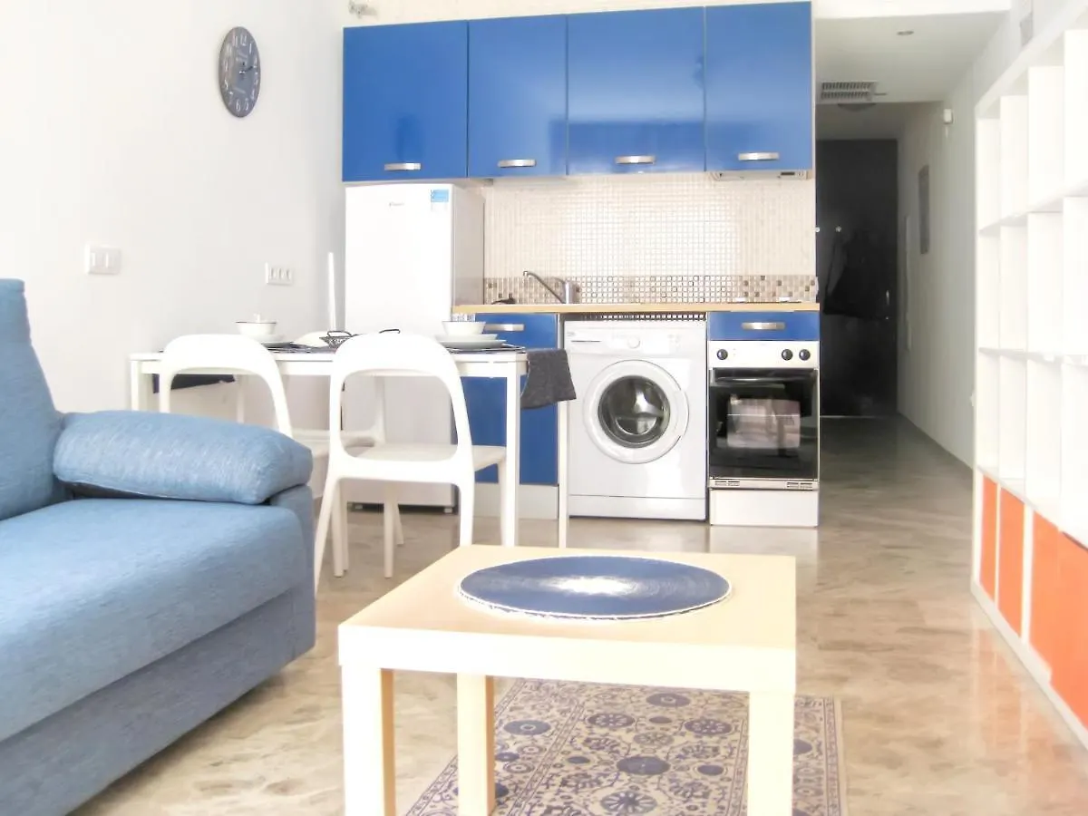 Cozy Apartment With Sea View - Malaga - 40 Sqm