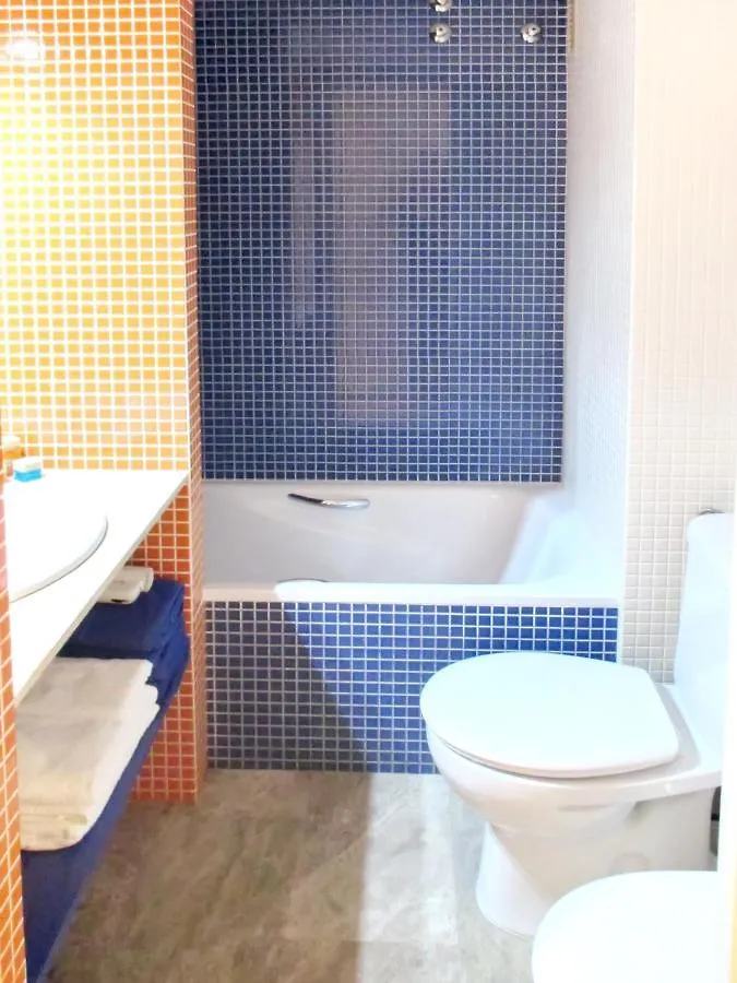 Cozy Apartment With Sea View - Malaga - 40 Sqm