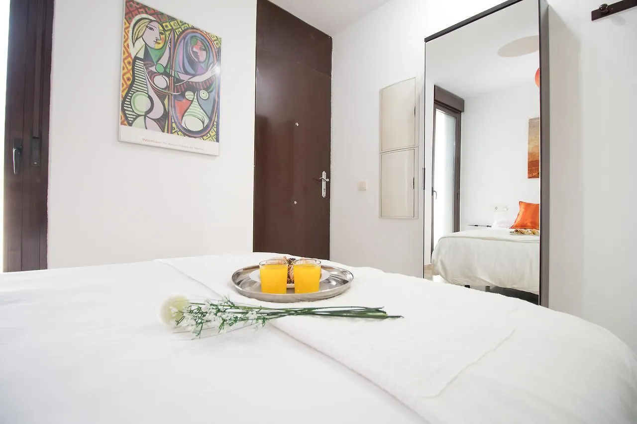 Cozy Apartment With Sea View - Malaga - 40 Sqm