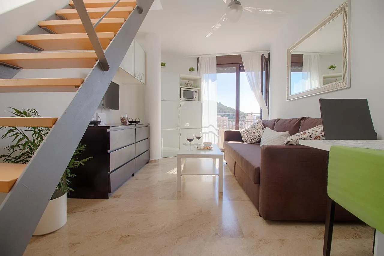 Cozy Apartment With Sea View - Malaga - 40 Sqm
