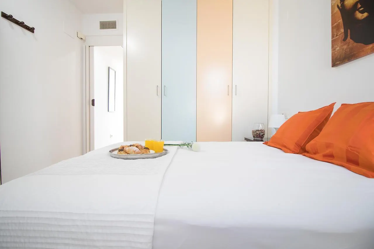 Cozy Apartment With Sea View - Malaga - 40 Sqm