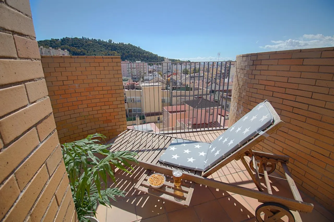 Cozy Apartment With Sea View - Malaga - 40 Sqm