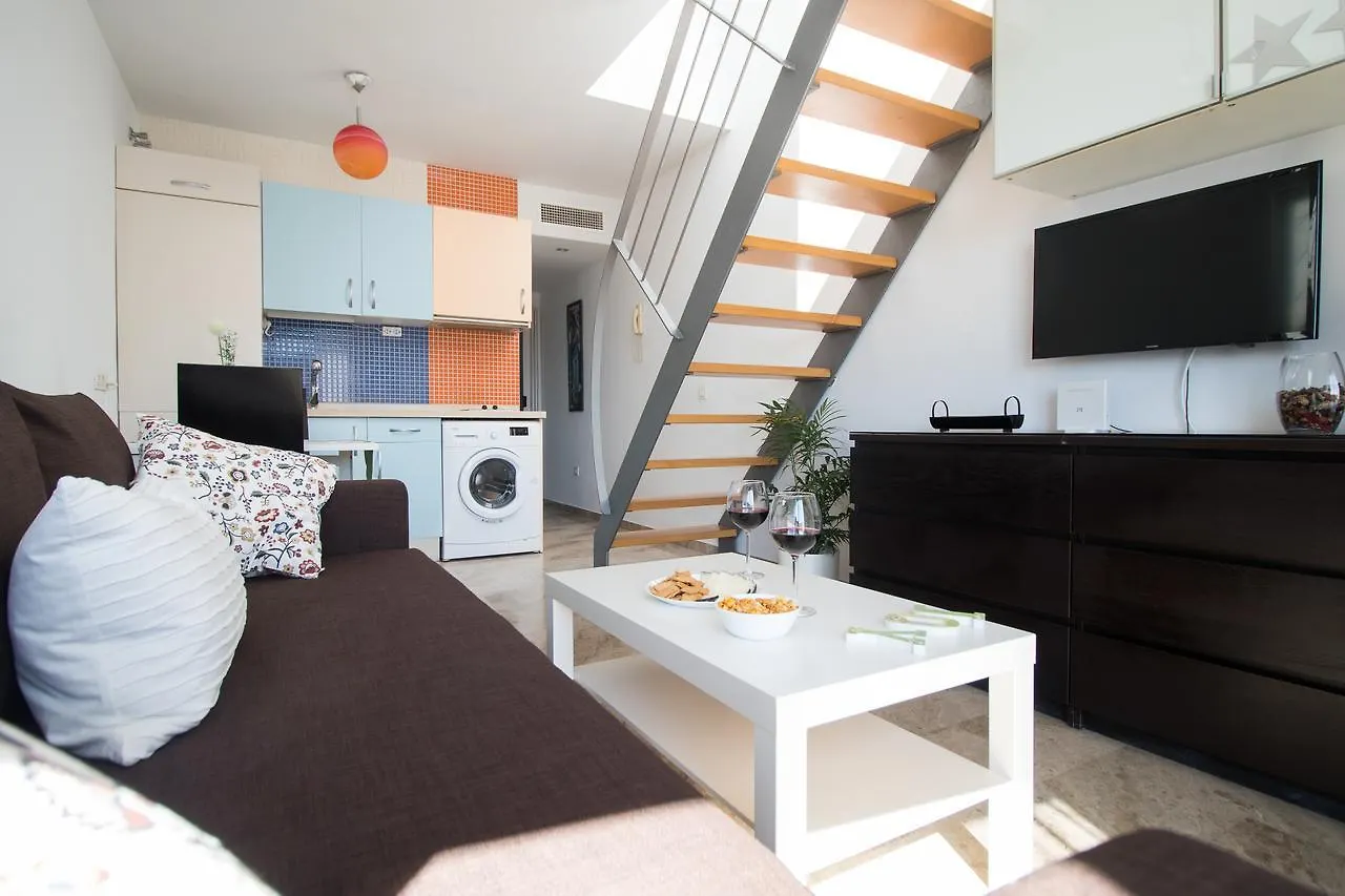 Cozy Apartment With Sea View - Malaga - 40 Sqm