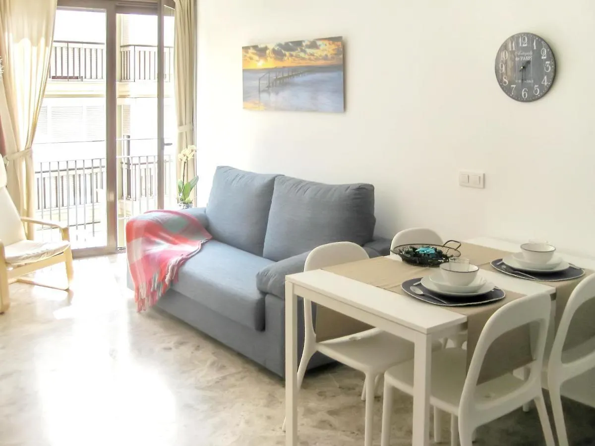 Cozy Apartment With Sea View - Malaga - 40 Sqm
