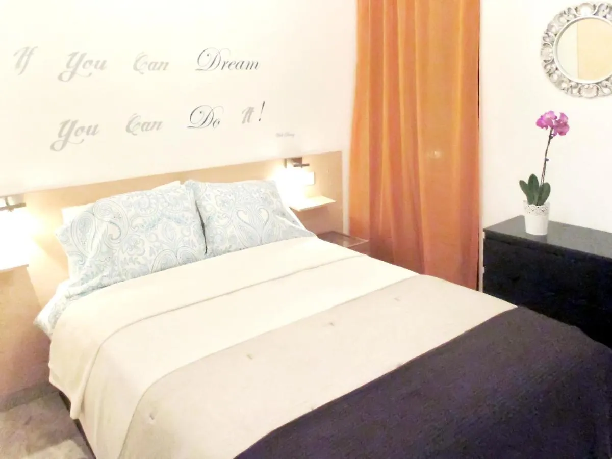 Cozy Apartment With Sea View - Malaga - 40 Sqm